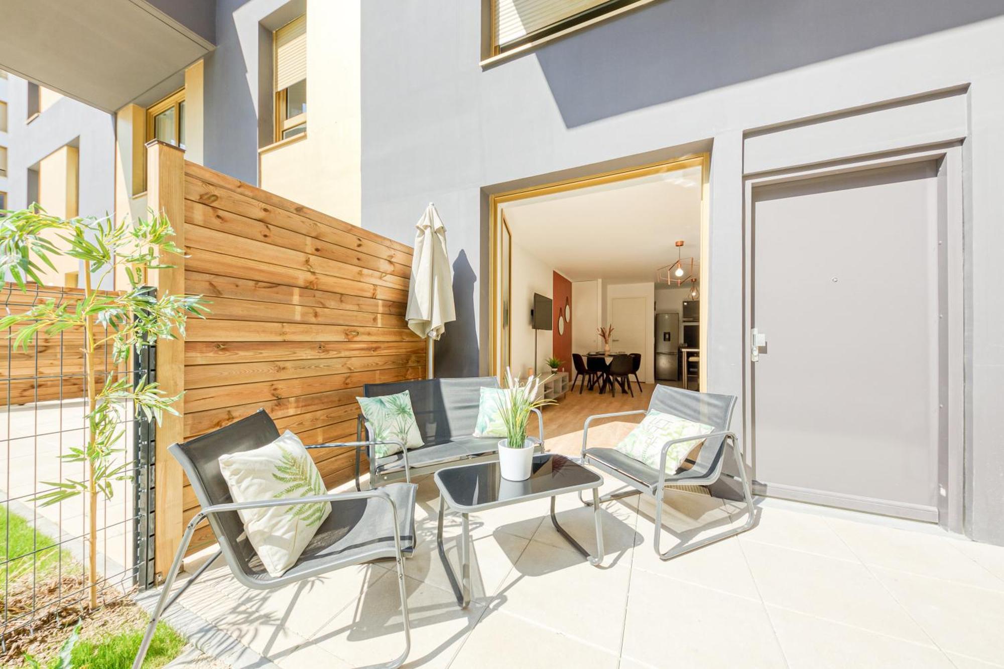 Apartment Massy Serenity - 64m2, Terrace, Balcony, Parking